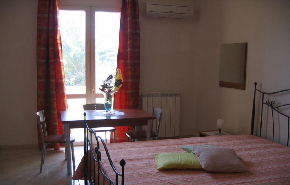 B&B Villa Teresa เลชเช ภายนอก รูปภาพ